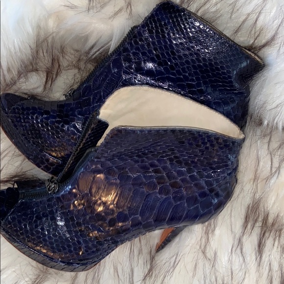 Alexandre Birman Python Zip front open toe Booties 38/7 - Picture 2 of 5